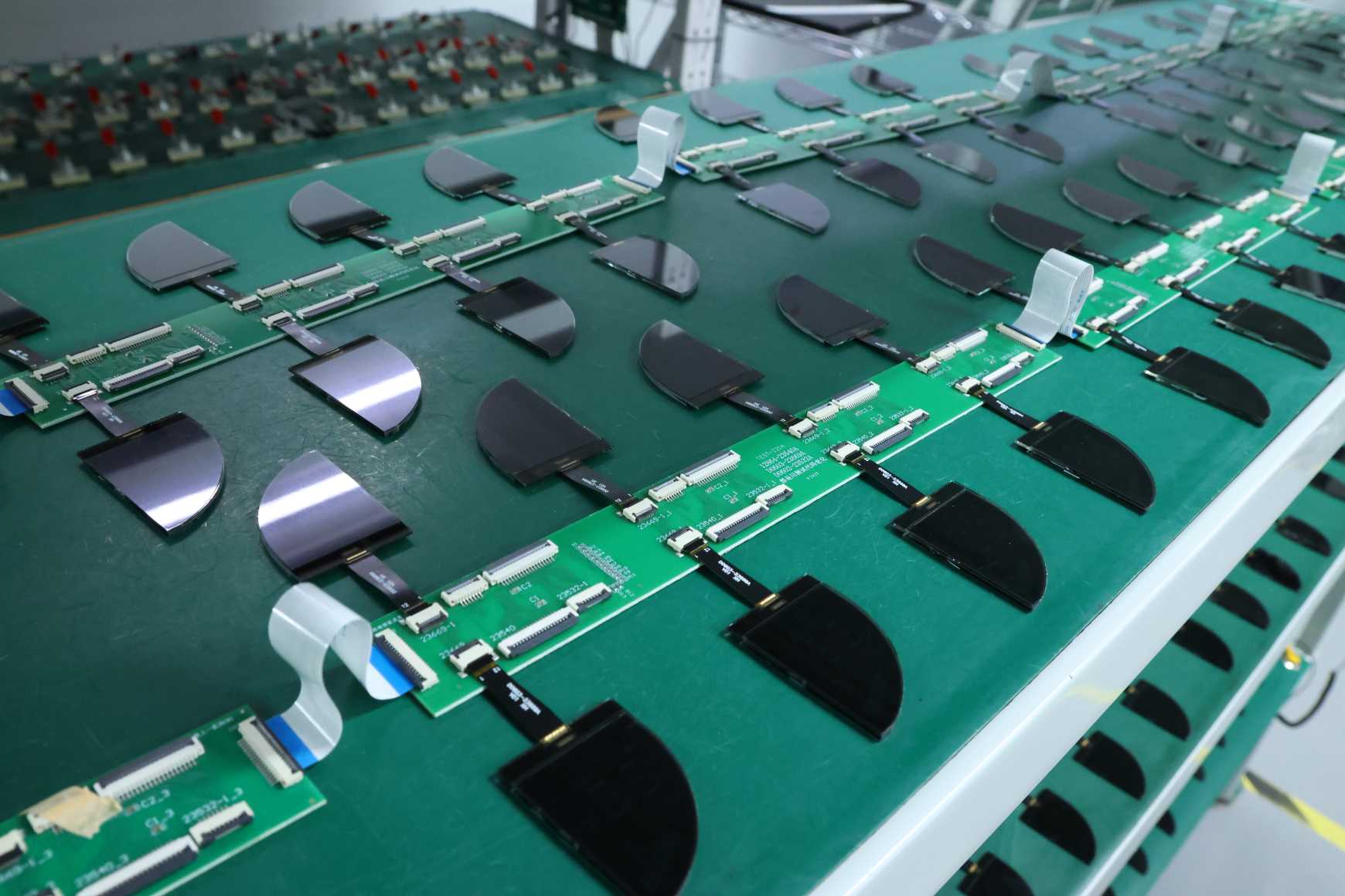 Integração intersetorial de tecnologias de exibição estimula mercado de cem bilhões de dólares, fabricantes chineses de LCD correm para aproveitar o caminho da personalização