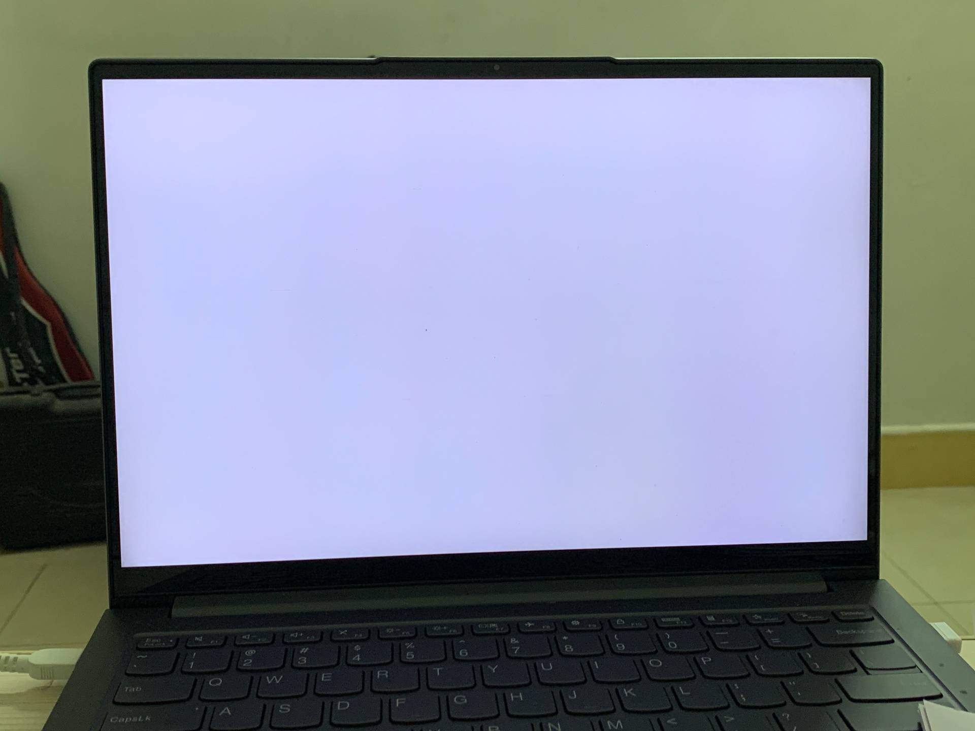 Dilema da tela branca do LCD? O método de solução de problemas em três etapas do CNK permite uma resolução eficiente!